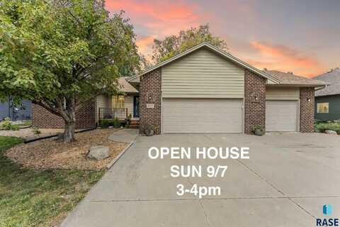 806 E Chestnut St, Harrisburg, SD 57032