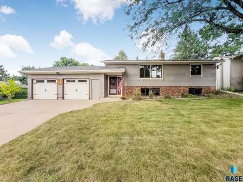 304 E Sunnybrook Dr, Sioux Falls, SD 57105