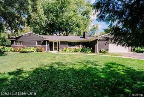 2270 Kingsford Road, Rochester Hills, MI 48309