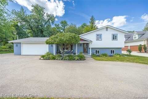 2716 Warner Drive, West Bloomfield, MI 48324
