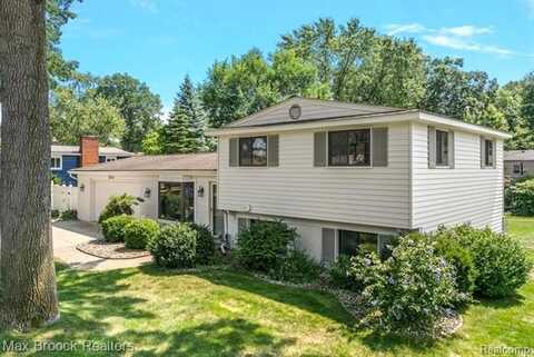 8741 Buffalo Drive, Commerce Township, MI 48382