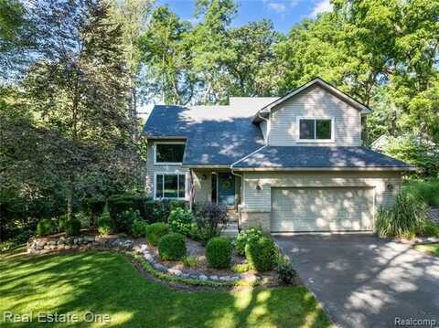 11338 Tall Shadows Court, Hamburg, MI 48169