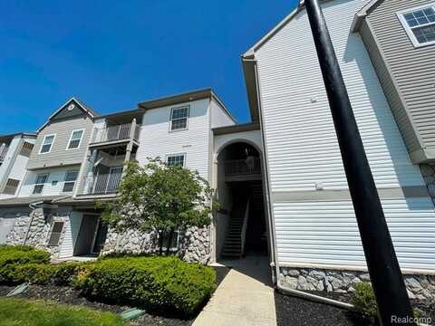 15200 SILVER Parkway, Fenton, MI 48430