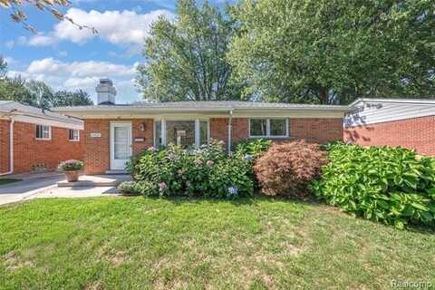 22604 Violet Street, Saint Clair Shores, MI 48082