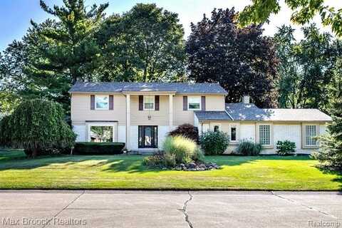 30628 Club House Lane, Farmington Hills, MI 48334