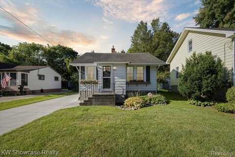 603 W Clinton Street, Howell, MI 48843