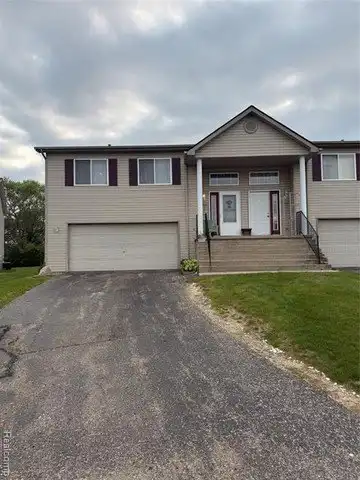 9542 Overlook Court, Grand Blanc, MI 48439