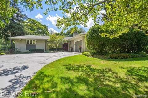 4415 Chisholm Trail, Bloomfield Hills, MI 48301