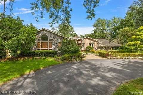 1250 Oxford Road, Bloomfield Hills, MI 48304