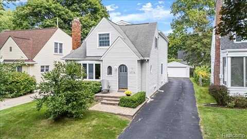 1775 Woodland Avenue, Sylvan Lake, MI 48320