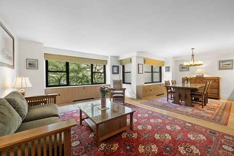1065 Park Avenue, New York, NY 10128
