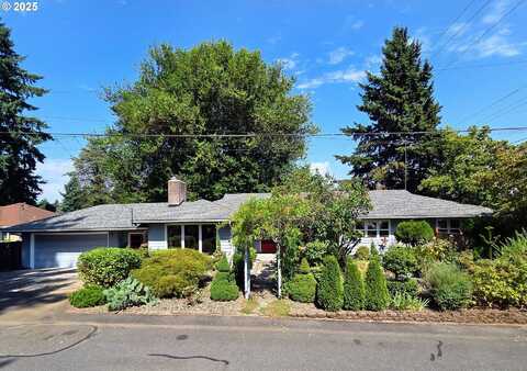 10121 NE SHAVER ST, Maywood Park, OR 97220