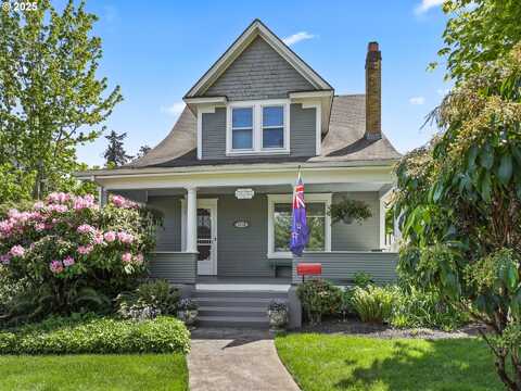 1114 WASHINGTON ST, Oregon City, OR 97045