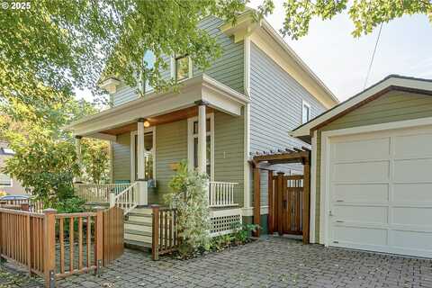 2933 SE 26TH AVE, Portland, OR 97202