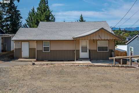 866 NE WALNUT ST, Roseburg, OR 97470