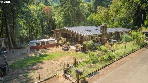 13904 STAGECOACH RD, Swisshome, OR 97480