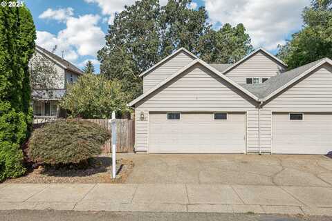 19326 SILVERFOX PKWY, Oregon City, OR 97045