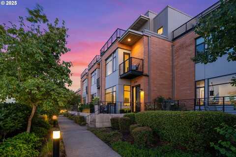 1682 NW RIVERSCAPE ST, Portland, OR 97209