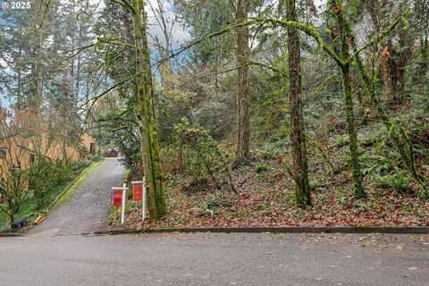 3032 SW NOTTINGHAM DR, Portland, OR 97201