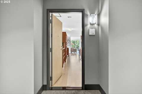 1221 SW 10TH AVE, Portland, OR 97205
