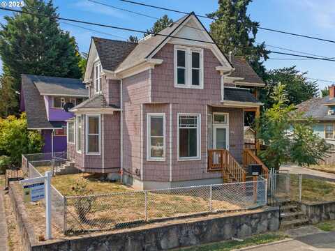 3954 SE TAYLOR ST, Portland, OR 97214