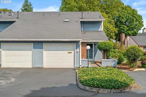 827 NE 90TH AVE, Portland, OR 97220