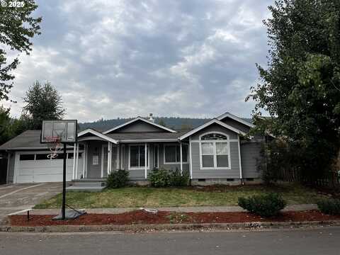 7473 B ST, Springfield, OR 97478