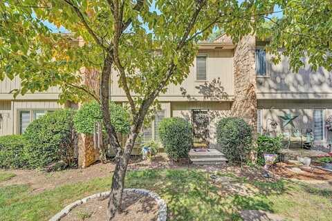 3516 Stonehenge Square, Roanoke, VA 24018