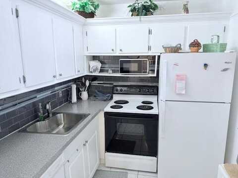 171 Oakridge L, Deerfield Beach, FL 33442