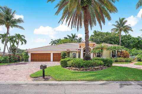 589 N Country Club Drive, Atlantis, FL 33462