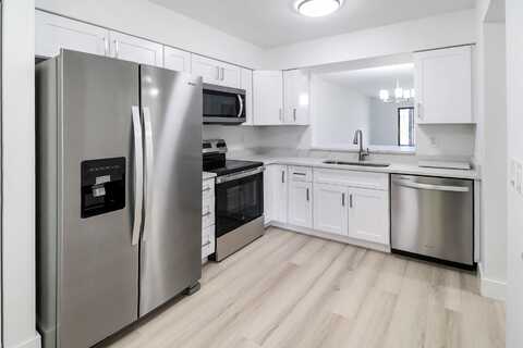 7270 Ashford Place, Delray Beach, FL 33446