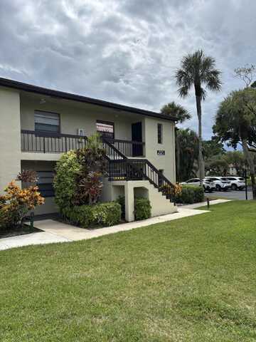 21219 Lago Circle, Boca Raton, FL 33433