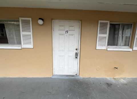 1501 Crescent Circle, Lake Park, FL 33403