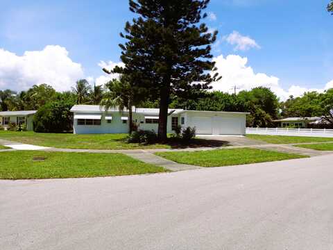 800 Alamanda Drive, North Palm Beach, FL 33408