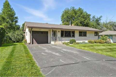 2821 Galtier Street, Roseville, MN 55113