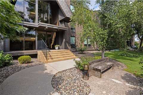 6085 Lincoln Drive, Edina, MN 55436