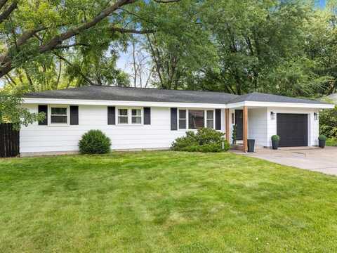 2542 Silver Lake Road NW, New Brighton, MN 55112
