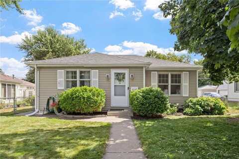 4748 Yates Avenue N, Crystal, MN 55429