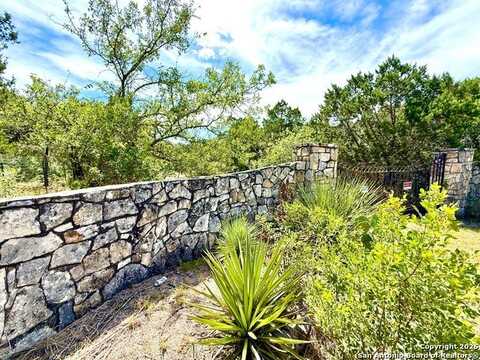 9852 Marnoch Rd, Helotes, TX 78023