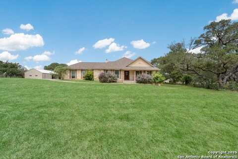 861 Paddy Rd., Floresville, TX 78114