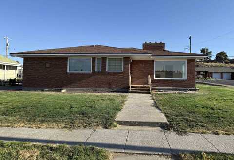 702 E 2nd Ave, Odessa, WA 99159