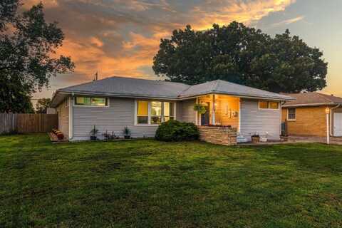813 E Claflin Ave, Salina, KS 67401