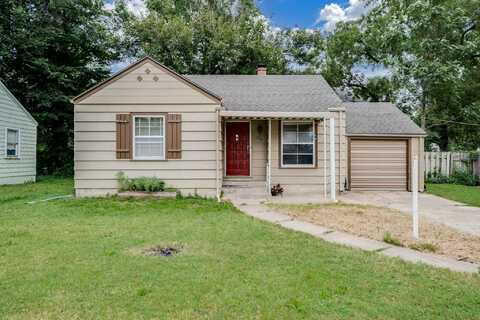 207 E 9th, Newton, KS 67114