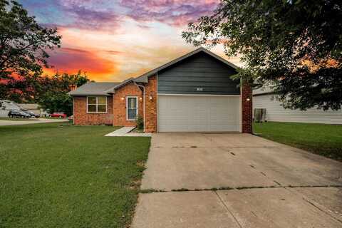 610 E Rolling Hills Ct, Clearwater, KS 67026