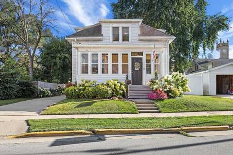 405 E Division Street, Watertown, WI 53094