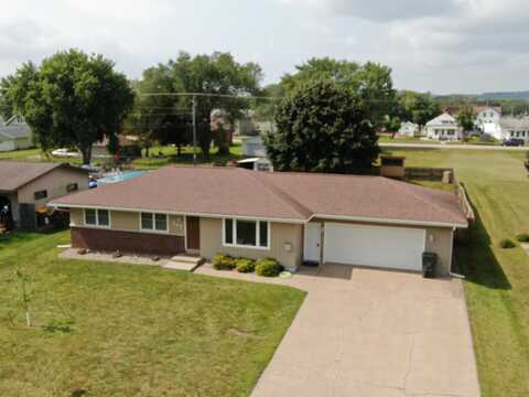 207 N Dousman Street, Prairie Du Chien, WI 53821