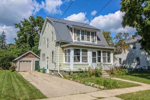 712 Charles Street, Fort Atkinson, WI 53538