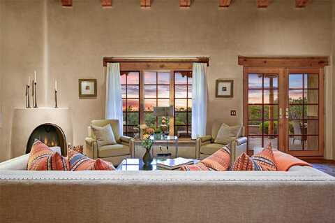 1017 Foothills Trail, Santa Fe, NM 87505