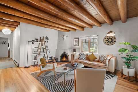 1420 Santa Cruz Drive, Santa Fe, NM 87505