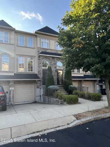 20 Sweetgum Lane, Staten Island, NY 10314
